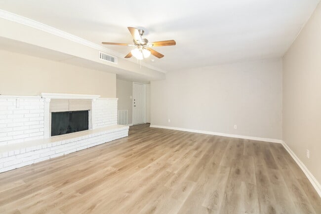 Photo - 8714 Miami Dr