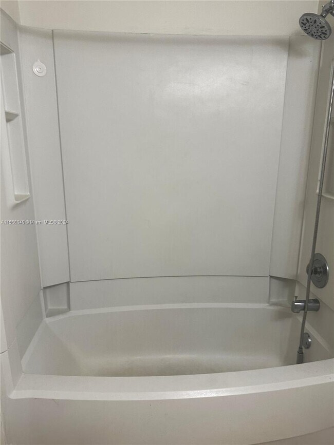 Photo - 2771 Riverside Dr Unidad 504-A