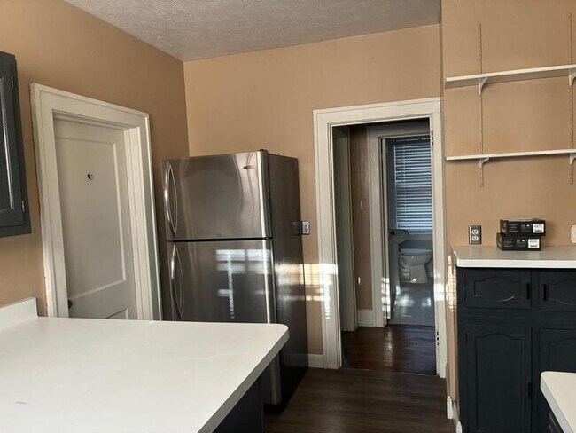 Photo - 766 N 1st St