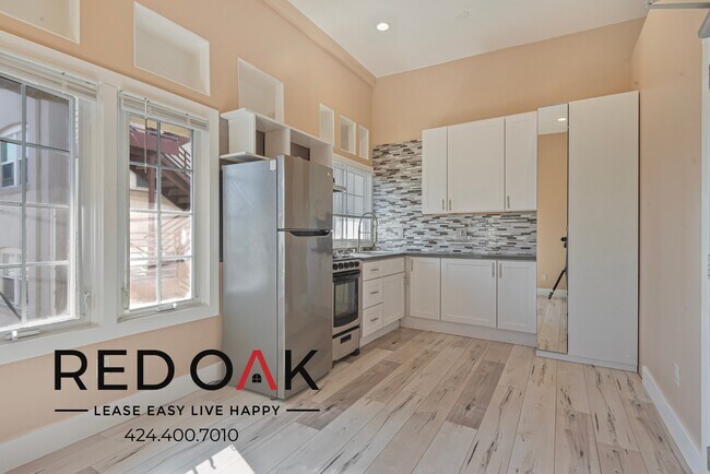 Photo - ~$655 OFF Each Month + 1 Week FREE~ Recent... Unidad 37