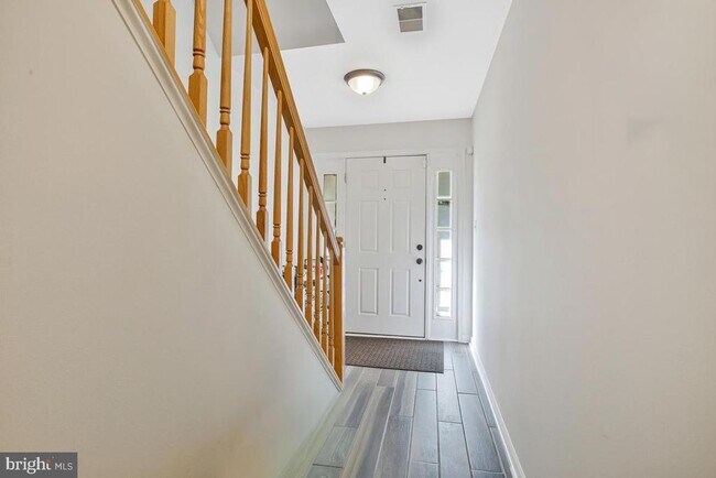 Photo - 13902 Barrington Ln
