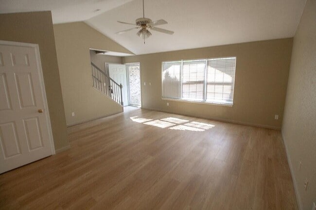 Photo - 5340 Godas Cir