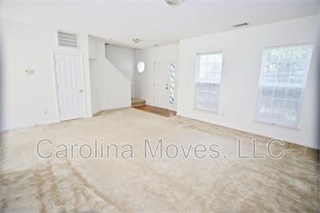 Photo - 107 Constantine Way
