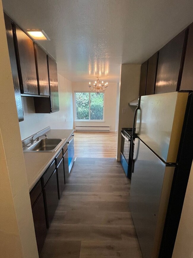Photo - Newly Renovated Spacious Two-Bedroom Apart... Unit LTMON5