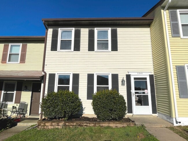 CLOSE TO EVERYTHING - FREDERICKSBURG RENOV... - CLOSE TO EVERYTHING - FREDERICKSBURG RENOV... Townhome