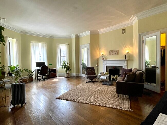 Photo - 317 Commonwealth Ave