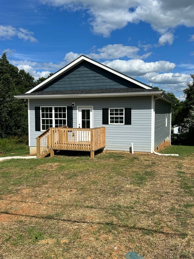 Building Photo - 1524 Brown Ave Rental