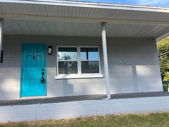 Building Photo - 351 Ave N NE Unit 1