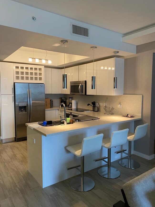 Photo - 901 Brickell Key Blvd Unidad 2707