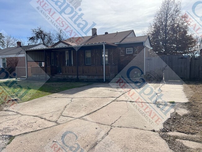 Building Photo - Great 4 Bedroom!!!