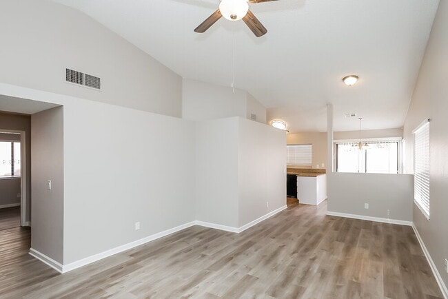 Photo - 1338 Operetta Way
