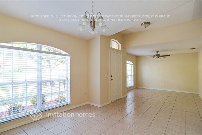 842 SE Damask Ave