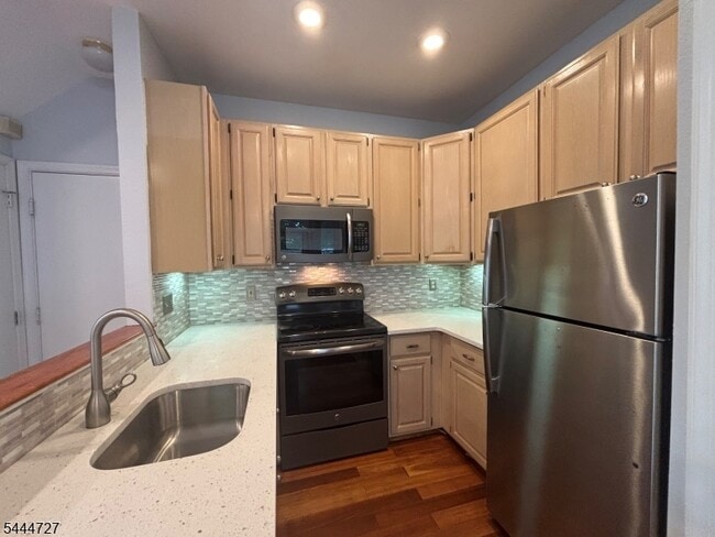Photo - 1 Quail Brook Ct
