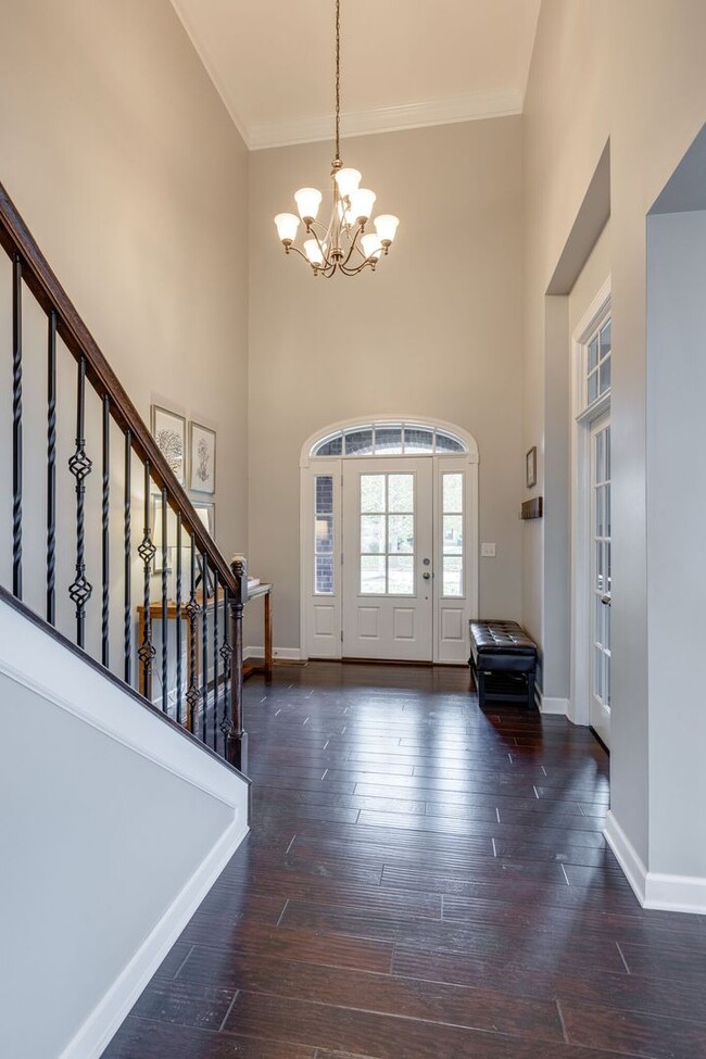 Photo - 5 Bedroom Home in Franklin (Easy access to interstate)
