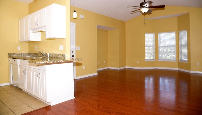 Photo - 1501 Partin Dr N Unidad APT  234