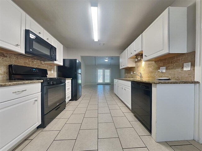 Photo - 2319 Shadbury Ct