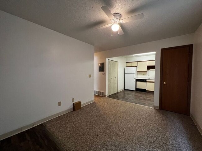 Photo - $1,175 | 3 Bedroom, 1 Bathroom Apartment |...