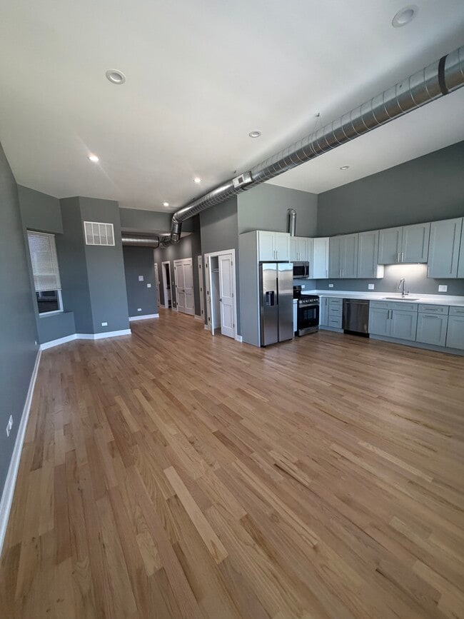 Photo - 2620 N Milwaukee Ave Unit 2620 n Milwaukee