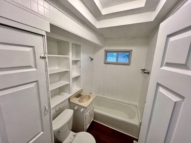 Photo - 4433 N Tracy Ave