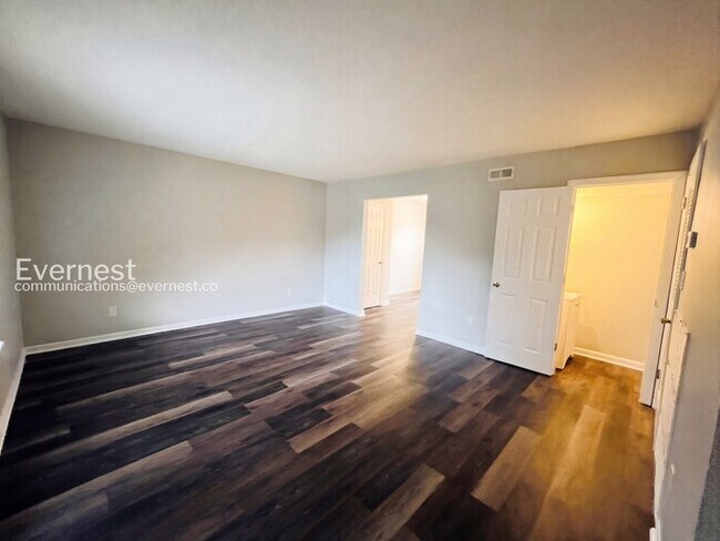 Photo - 701 Summit Ave Unit B