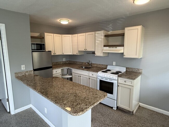 Photo - 1118 N H St Unit 14