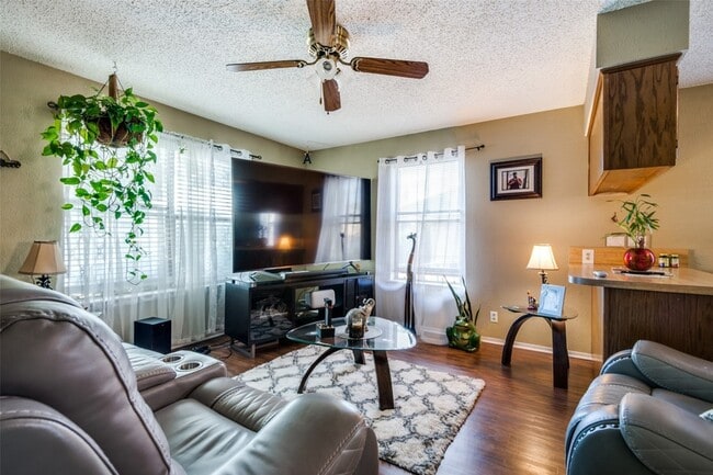 Photo - 3309 Fallmeadow St