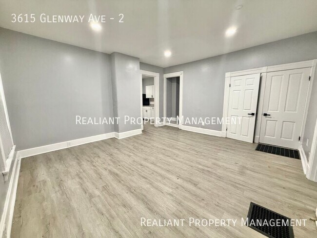 Photo - 3615 Glenway Ave Unidad 2