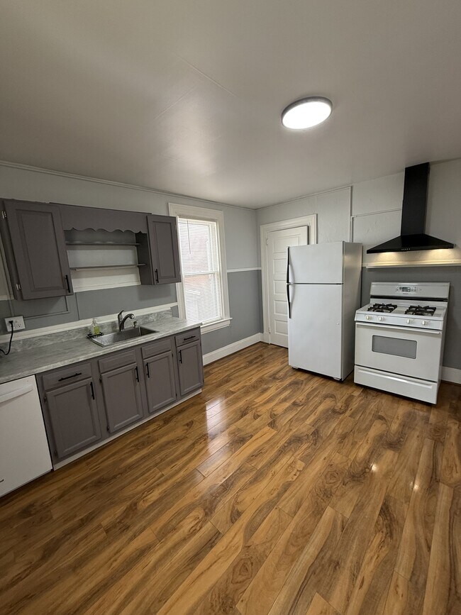 143 Arch Ave Unit 8