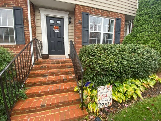 Building Photo - 110 Aaron Pl