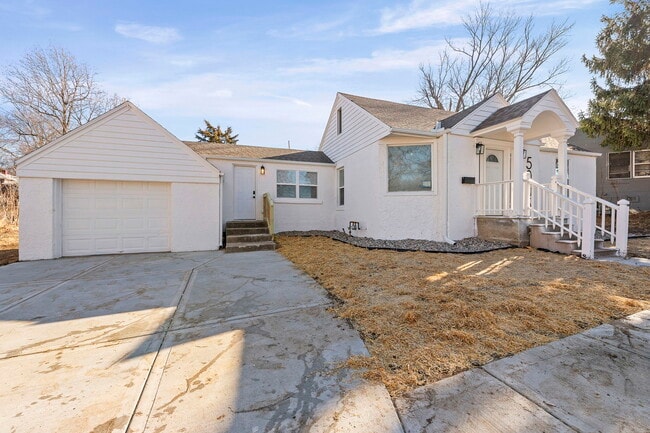 Photo - 5005 N Elmwood Ave