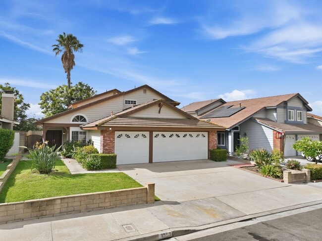 3353 Silvertip Rd