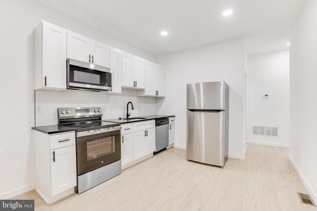 Photo - 5855 Larchwood Ave Apartment Unit 1