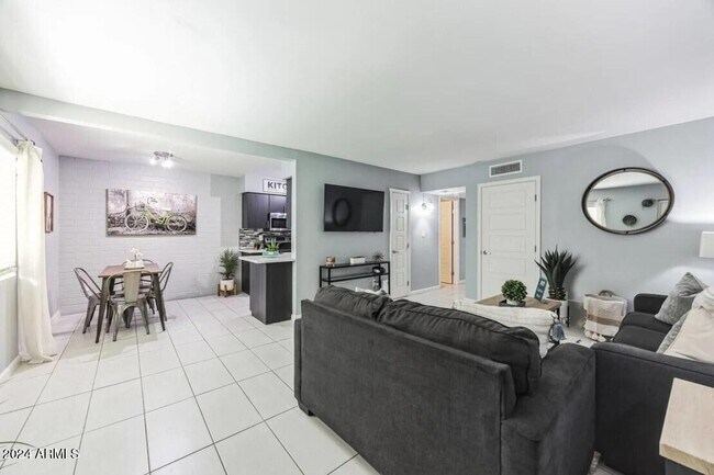 Photo - 1220 N 44th St Unidad 3