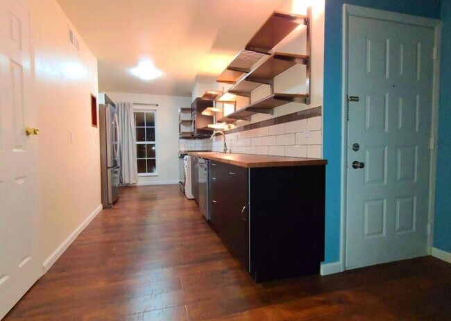 Kitchen - 3455 Rebecca Ln Unit G