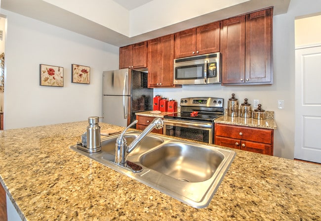 Rancho, encimeras de granito - The Townhomes at Pleasant Meadows