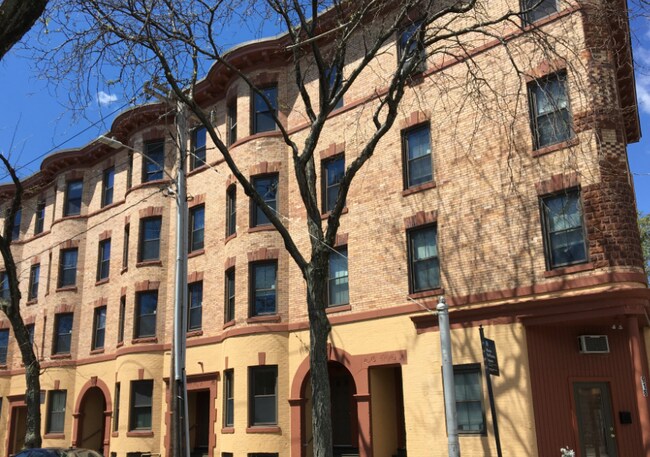 Photo - 106 Willow St Unit 2