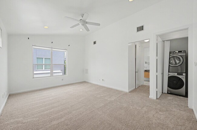 1614 Bastrop St