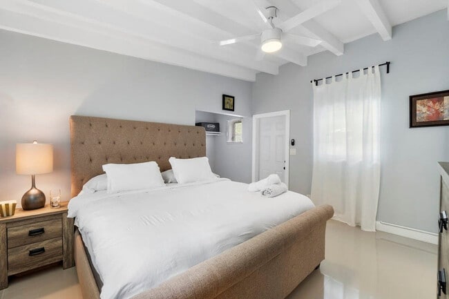 Photo - 2407 NE 33rd Ave Unit ID1023072P