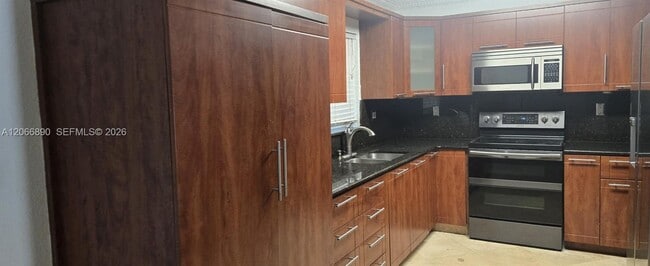 Photo - 17370 NW 69th Ct Unidad 305