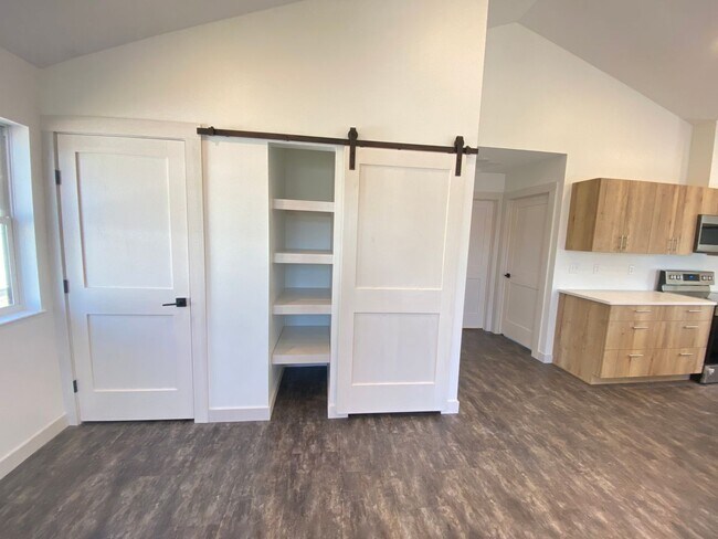 Photo - AVAILABLE July - 2 Bed/1 Bath Home in Perf...