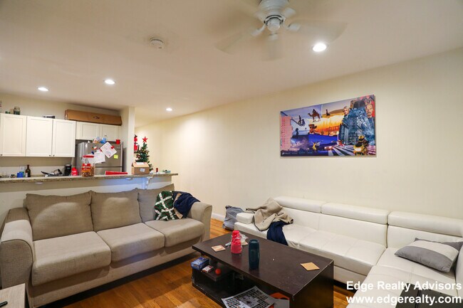 Photo - 12 Elba St Apartments