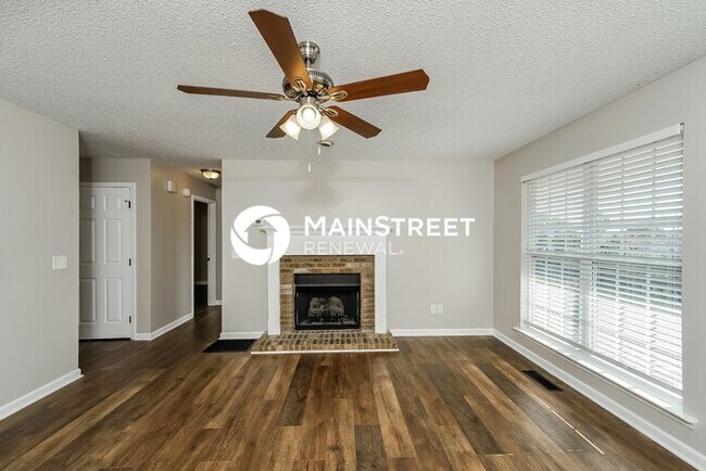 Photo - 3 Bedroom Pet-Friendly Home in TRUSSVILLE,...
