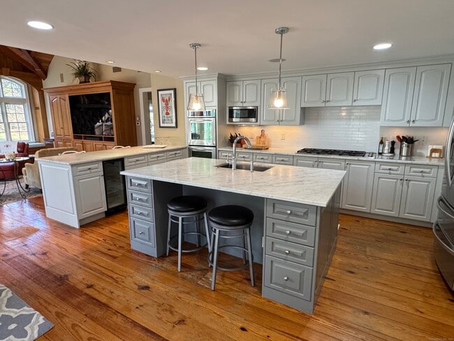 Photo - 13 Fox Hill Ln