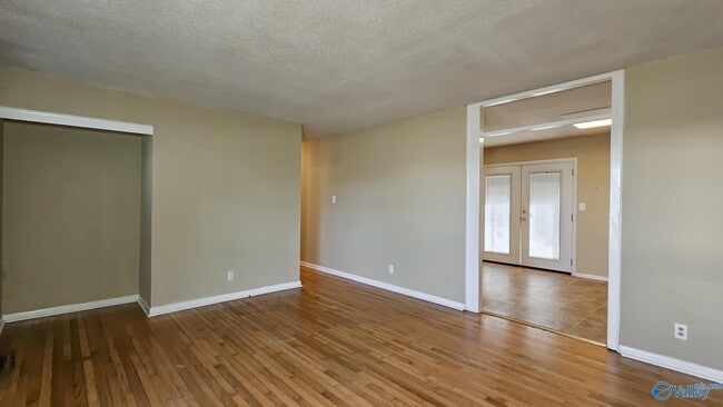 Photo - 712 Larry Dr