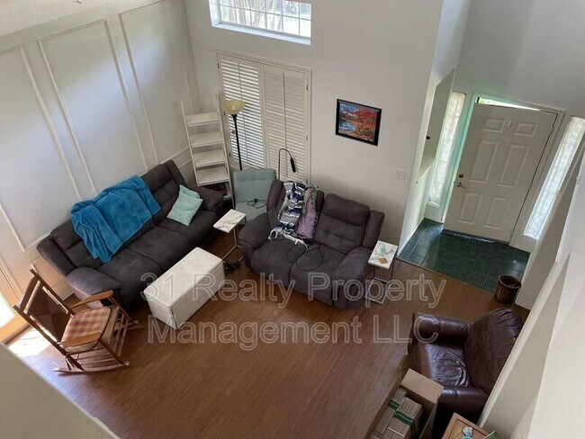 Photo - 4108 Hedgerow Dr