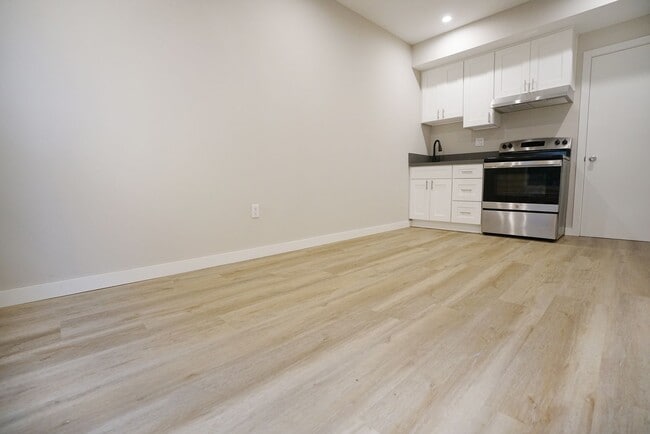 Photo - Mid City/Koreatown Recently Renovated Studio Available Now! Hurry Won't Last Unit 17