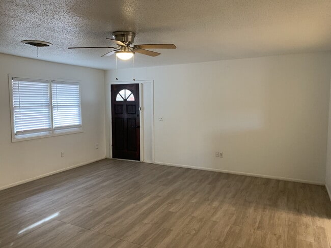 Photo - Spacious 2 Bedroom Duplex in Established Neighborhood