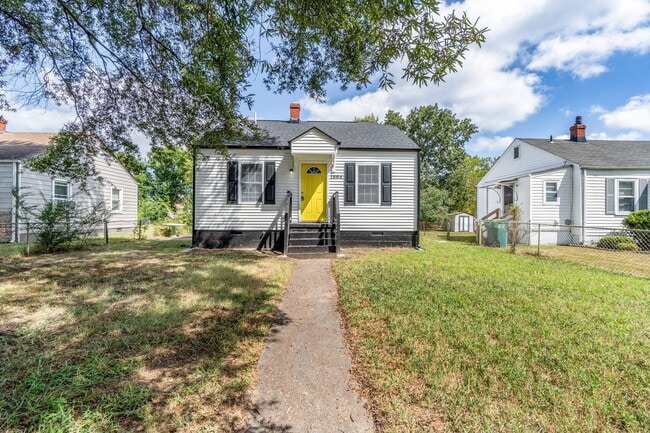 Photo - 1804 St Claire Ln