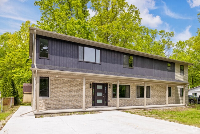 Building Photo - 7598 Lake Park Rd Rental