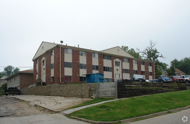 Arbor Manor Apartments